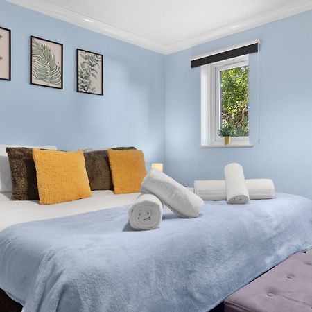 Watford Cozy Full Home - Perfect For Harry Potter Studios! ภายนอก รูปภาพ
