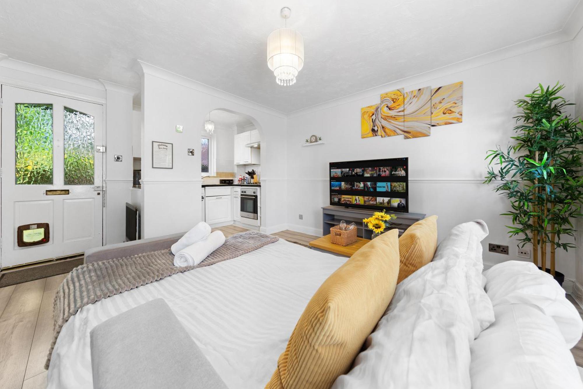Watford Cozy Full Home - Perfect For Harry Potter Studios! ภายนอก รูปภาพ