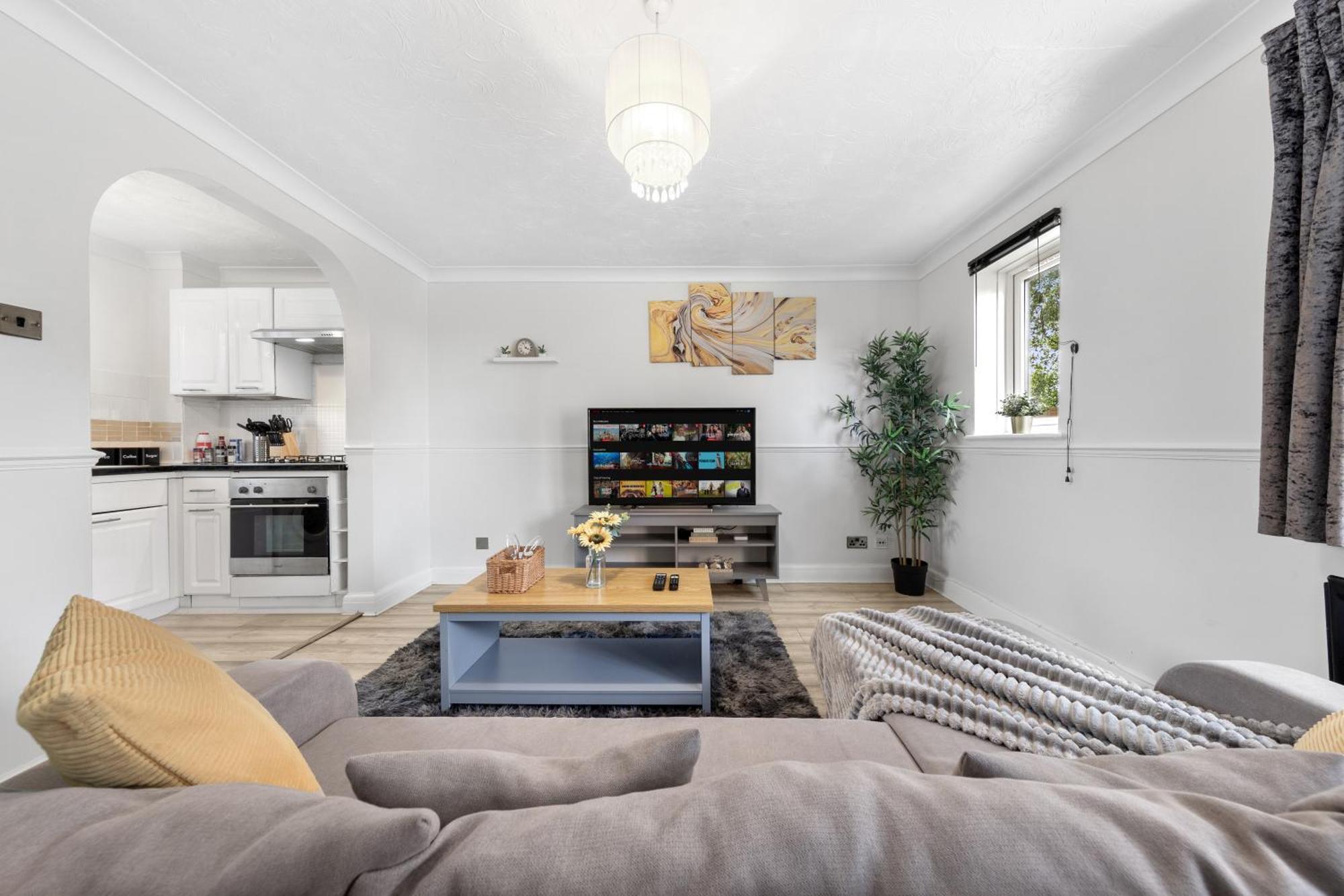 Watford Cozy Full Home - Perfect For Harry Potter Studios! ภายนอก รูปภาพ
